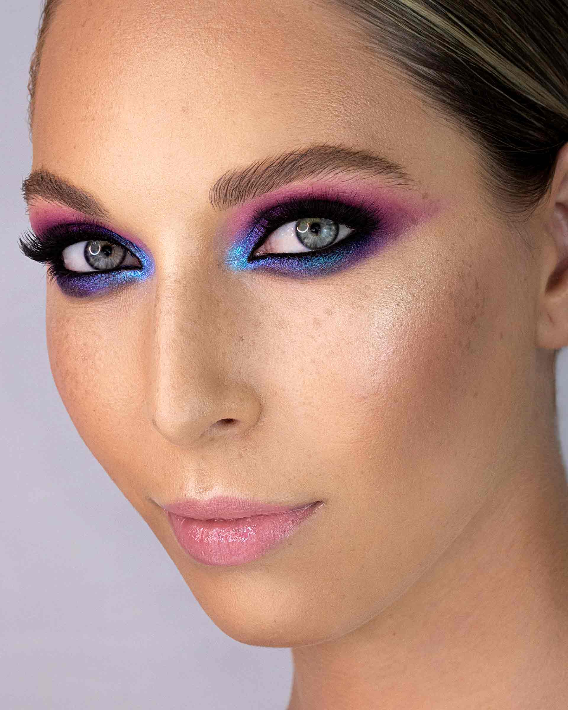 Formas de maquillar ojos celestes - JAVIER ROMERO - Maquillaje, peinado y formación Formas de maquillar ojos celestes - JAVIER ROMERO - Maquillaje, peinado y formación
